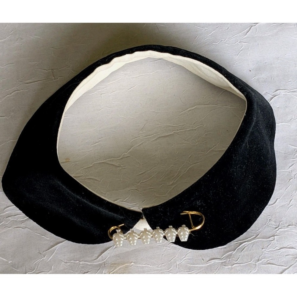 Black Velvet Collar Removable With Brooch Pin Peter Pan Faux Mock GrannyCore Vtg - Picture 5 of 10